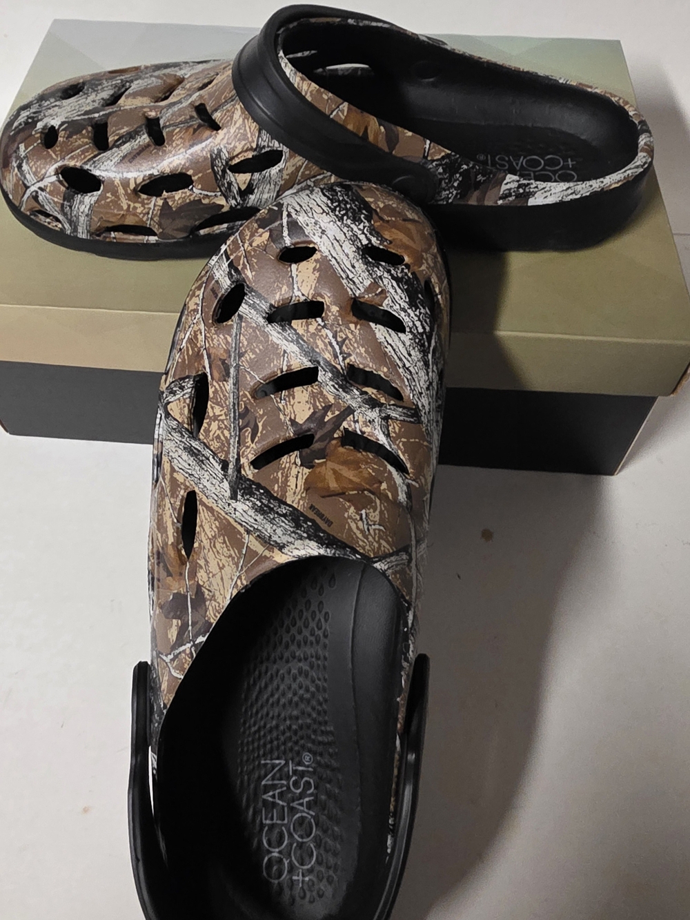 Men’s Size 10 Camo Ocean + Coast Sandals